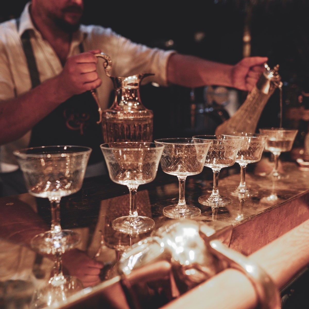 Boire un verre de Gin à Londres